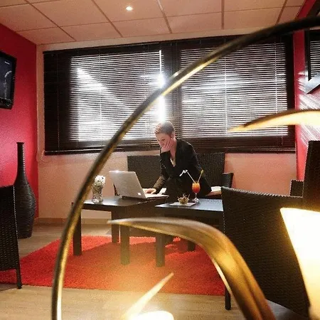 Hotel Kyriad - Netreville