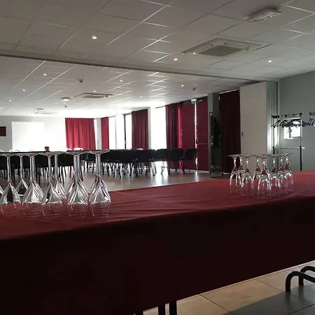 Hotel Kyriad - Netreville