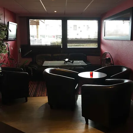 Hotel Kyriad - Netreville