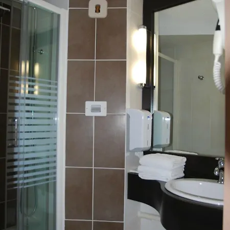 Hotel Kyriad - Netreville Évreux