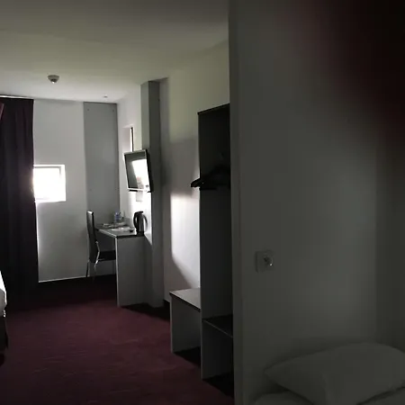 Hotel Kyriad - Netreville Évreux