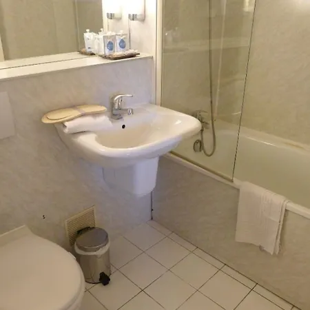 Hotel Kyriad - Netreville