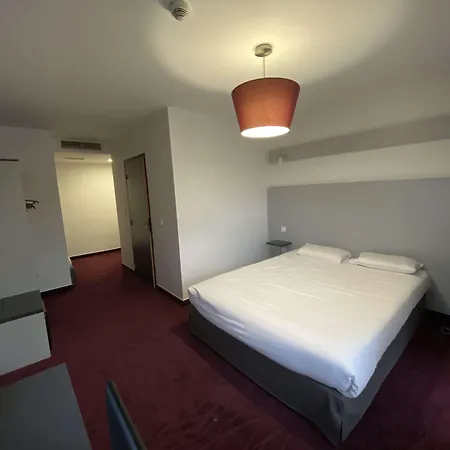 Kyriad - Netreville Hotel 3*