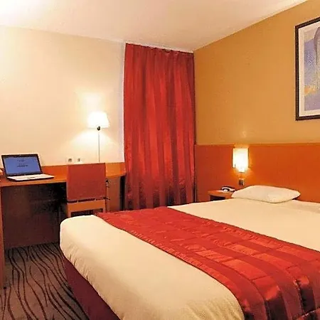 Kyriad - Netreville Hotel 3*