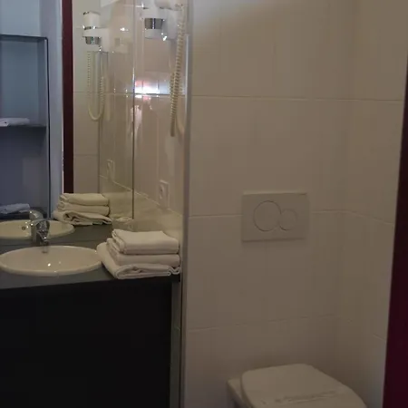 Kyriad - Netreville Hotel 3*