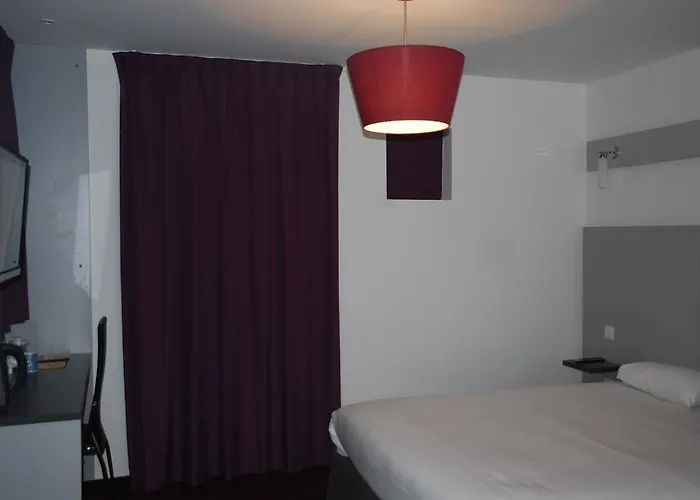 Hotel Kyriad - Netreville