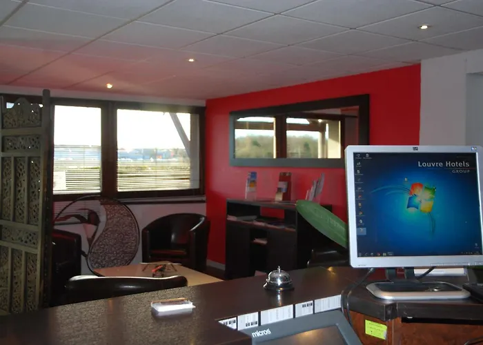 Hotel Kyriad - Netreville