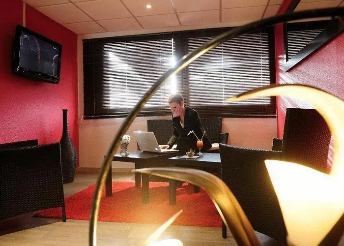 Hotel Kyriad - Netreville