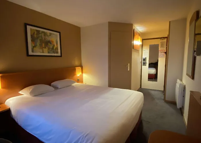 Hotel Kyriad - Netreville 3*