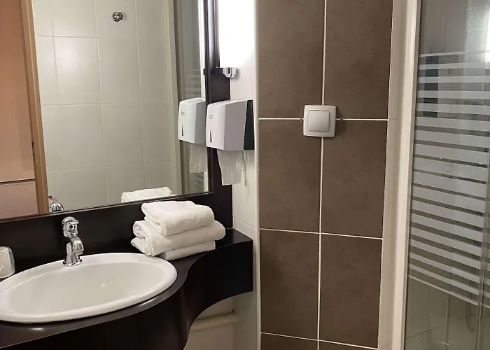 Kyriad - Netreville Evreux