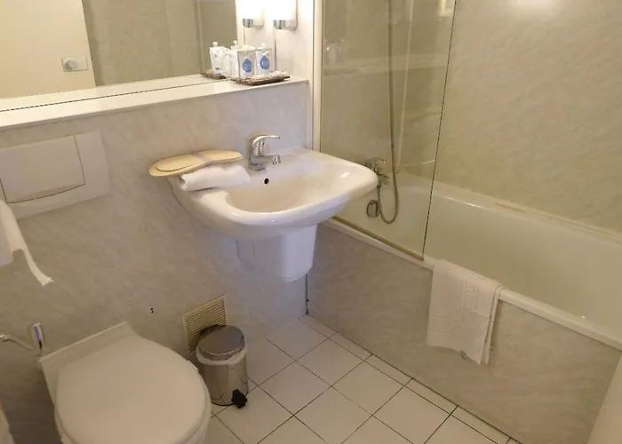 Hotel Kyriad - Netreville