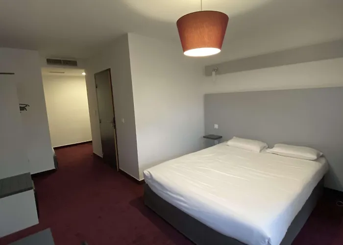 Kyriad - Netreville Hotel 3*