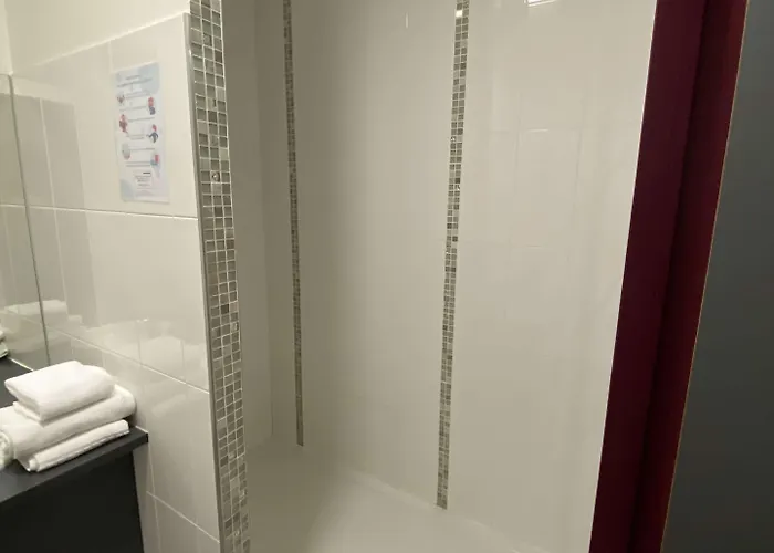 Kyriad - Netreville Hotel