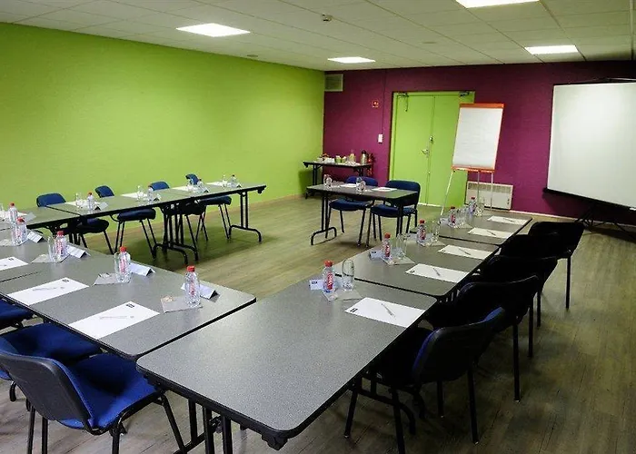 Kyriad - Netreville Evreux